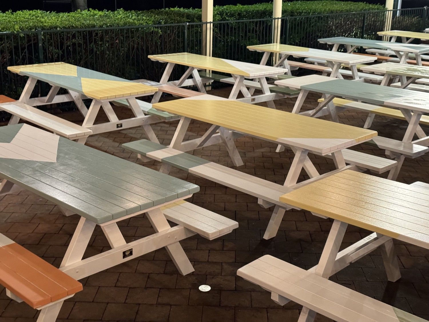 Outdoor Picnic Table 